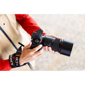 Objektiv Tamron 90 mm F/2.8 Di III Macro VXD (Sony FE) černý

 obrázek produktu 12 z 12
