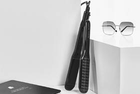 Žehlička na vlasy Rowenta Karl Lagerfeld Extra Liss SF411LF0 černá

 obrázek produktu 2 z 6