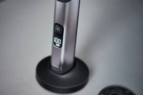 Zastřihovač vousů Philips QP6651/61 

 obrázek produktu 3 z 6