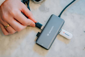 USB Hub Verbatim USB-C Essentials Multiport Hub 6 port - 3x USB 3.2 GEN 1 / HDMI /  USB-C PD / RJ-45 šedý

 obrázek produktu 3 z 5