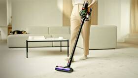Tyčový vysavač Dyson V8 Cyclone černý/zelený

 obrázek produktu 14 z 22