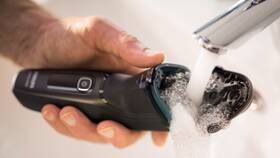 Holicí strojek Philips S3233/52 černý

 obrázek produktu 11 z 13