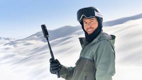 Outdoorová kamera Insta360 X4 Snowboardový balíček černá barva
