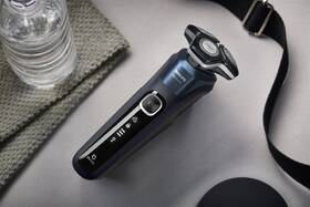 Holicí strojek Philips S5885/10 černý/modrý

 obrázek produktu 4 z 20