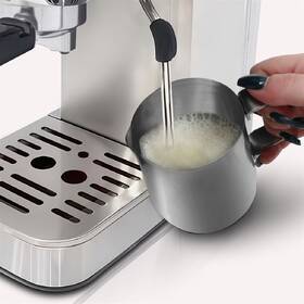 Pákový kávovar Rohnson R-98016 Hot & Cold stříbrný

 obrázek produktu 4 z 7