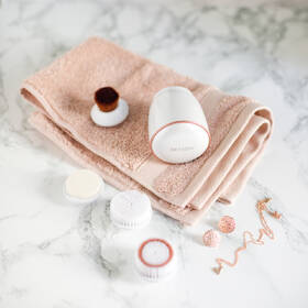 Kartáček na obličej Revlon RVSP3538UKE ULTIMATE GLOW SONIC bílý

 obrázek produktu 15 z 17
