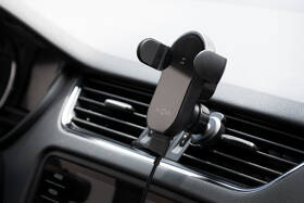 Držák na mobil FIXED Matic s bezdrátovým nabíjením černý

 obrázek produktu 8 z 9