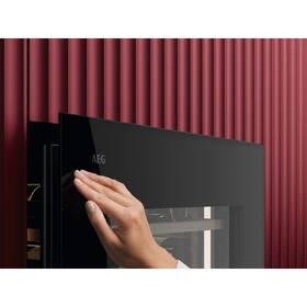 Vinotéka AEG AWCD280B6B černá

 obrázek produktu 7 z 10