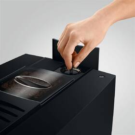 Automatický kávovar Jura E6 Piano Black (ED) černý

 obrázek produktu 4 z 5