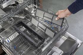 Indukční varná deska s odsáváním Siemens ED811HQ26E ovládání touchSlider+ černá

 obrázek produktu 9 z 33
