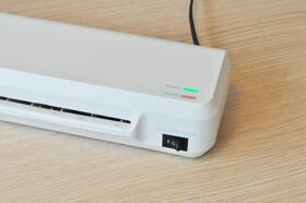 Laminátor DESQ New Generation A4 bílý

 obrázek produktu 7 z 8