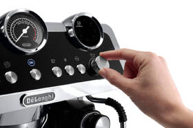 Pákový kávovar De'Longhi EC 9865.M 

 obrázek produktu 8 z 9