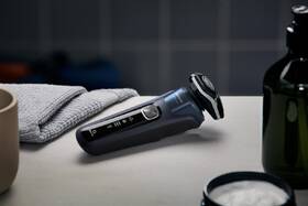 Holicí strojek Philips S5885/10 černý/modrý

 obrázek produktu 14 z 20