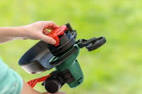 Strunová sekačka Bosch UniversalGrassCut 18V-260 (s baterií) 

 obrázek produktu 2 z 6