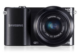 Digitální fotoaparát Samsung EV-NX1000 + 20-50mm, černý 
