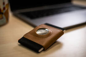 Peněženka FIXED Tiny Wallet pro AirTag z pravé hovězí kůže hnědá

 obrázek produktu 4 z 6