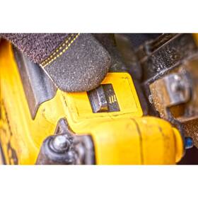 Hřebíkovačka Dewalt DCN930P2-QW (s baterií) 

 obrázek produktu 6 z 8