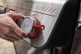 Gril zahradní plynový Weber E-325 Black černý

 obrázek produktu 4 z 7