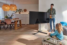 Stojan pro TV Vogel’s TVS 3690 pro úhlopříčky 40" až 77", nosnost 50 kg černá barva
