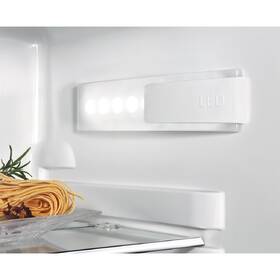 Chladnička s mrazničkou AEG FlexiShelf SCE818D3LC bílá

 obrázek produktu 5 z 10