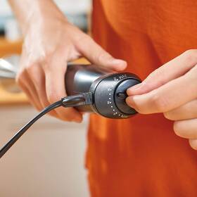 Ponorný mixér Black+Decker BXHBA1000E černý/nerez

 obrázek produktu 6 z 14