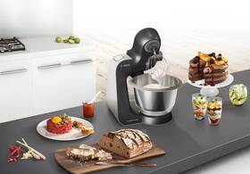 Kuchyňský robot Bosch MUM59M55 černá barva
