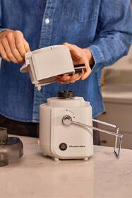 Odšťavňovač RUSSELL HOBBS Juice Luxe Stone 28770-56 béžový

 obrázek produktu 6 z 21