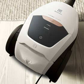 Podlahový vysavač Electrolux PD82-ALRG bílý

 obrázek produktu 7 z 22