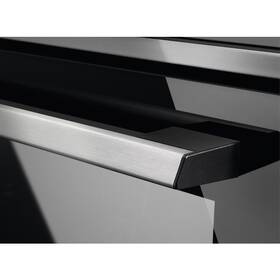 Trouba Electrolux LOC8H31X černá/nerez

 obrázek produktu 4 z 8