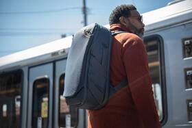 Batoh Peak Design Travel Backpack 30L modrá barva
