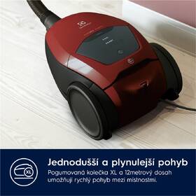 Podlahový vysavač Electrolux PD82-ANIMA červená barva
