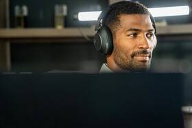 Headset HP Poly Voyager Surround 80 MS USB-C černý

 obrázek produktu 3 z 3