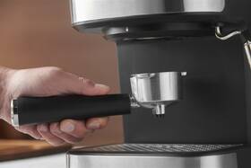 Pákový kávovar RUSSELL HOBBS Heaton 28700-56 černý/nerez

 obrázek produktu 20 z 32