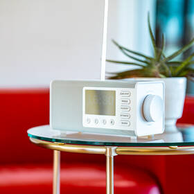 Radiopřijímač s DAB+ Hama DR1000 bílý

 obrázek produktu 10 z 11