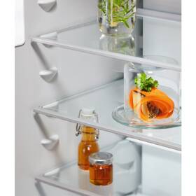 Chladnička s mrazničkou Electrolux KNG8CD18S bílá

 obrázek produktu 4 z 6