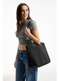 Taška tomtoc Versatile - T23 Laptop Tote Bag L černá

 obrázek produktu 15 z 18