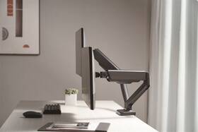 Držák STELL SOS 2121, Dual na 2 monitory, úhlopříčka 17" až 32", nosnost 2x9 kg černý

 obrázek produktu 8 z 8