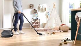 Podlahový vysavač Bosch BGL41GR3H šedá barva
