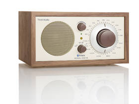 Radiopřijímač Tivoli Audio Model One BT hnědý/béžový

 obrázek produktu 4 z 9