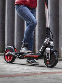 Elektrická koloběžka Aprilia eSR1 

 obrázek produktu 33 z 35