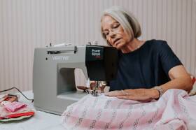 Šicí stroj Veritas Power Stitch PRO červený

 obrázek produktu 28 z 31