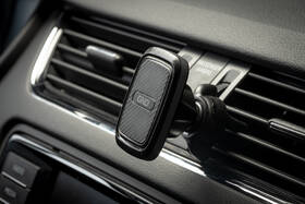 Držák na mobil GND magnetický černý/stříbrný

 obrázek produktu 4 z 5