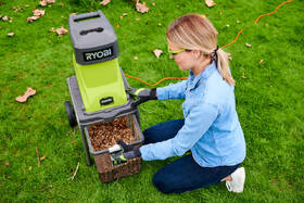 Drtič zahradního odpadu Ryobi RSH2545B 

 obrázek produktu 2 z 3