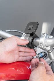 Držák na mobil Peak Design Motorcycle Bar Mount černý

 obrázek produktu 6 z 10