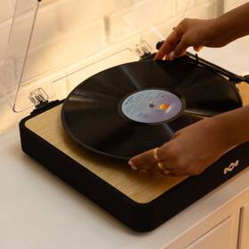 Gramofon Marley Revolution černý/hnědý

 obrázek produktu 6 z 8