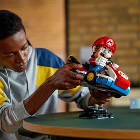 Stavebnice LEGO® Super Mario™ 72037 Mario Kart™: Mario a Standard Kart 

 obrázek produktu 9 z 9