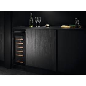 Vinotéka AEG AWUS020B5B černá

 obrázek produktu 7 z 8