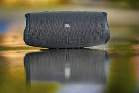 Přenosný reproduktor JBL Charge Essential 3 šedý

 obrázek produktu 7 z 9