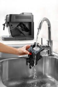 Automatický kávovar De'Longhi Ecam 22.112 B černá barva
