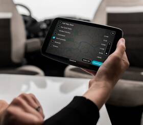 Navigační systém GPS Tomtom GO Camper Max 700 černá

 obrázek produktu 7 z 9